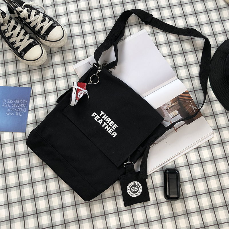 Color: Black B1 - Messenger bag