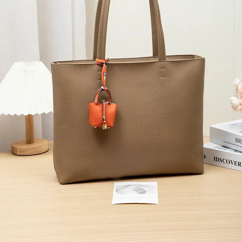 Color: black - Mini Bag Pendant Keychain Hanging Accessory Zero Wallet Creative Portable Bracelet Bluetooth Earphone Bag Multifunctional